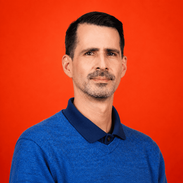 Headshot of David Vera